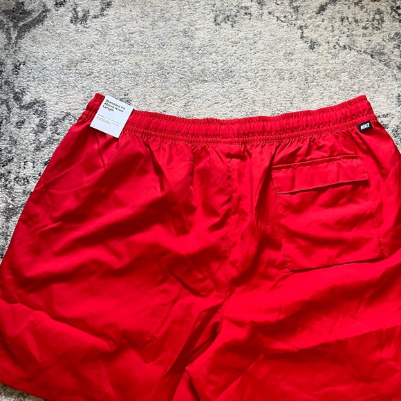 NWT Nike Standard Above the Knee Length Shorts Red - Picture 5 of 10